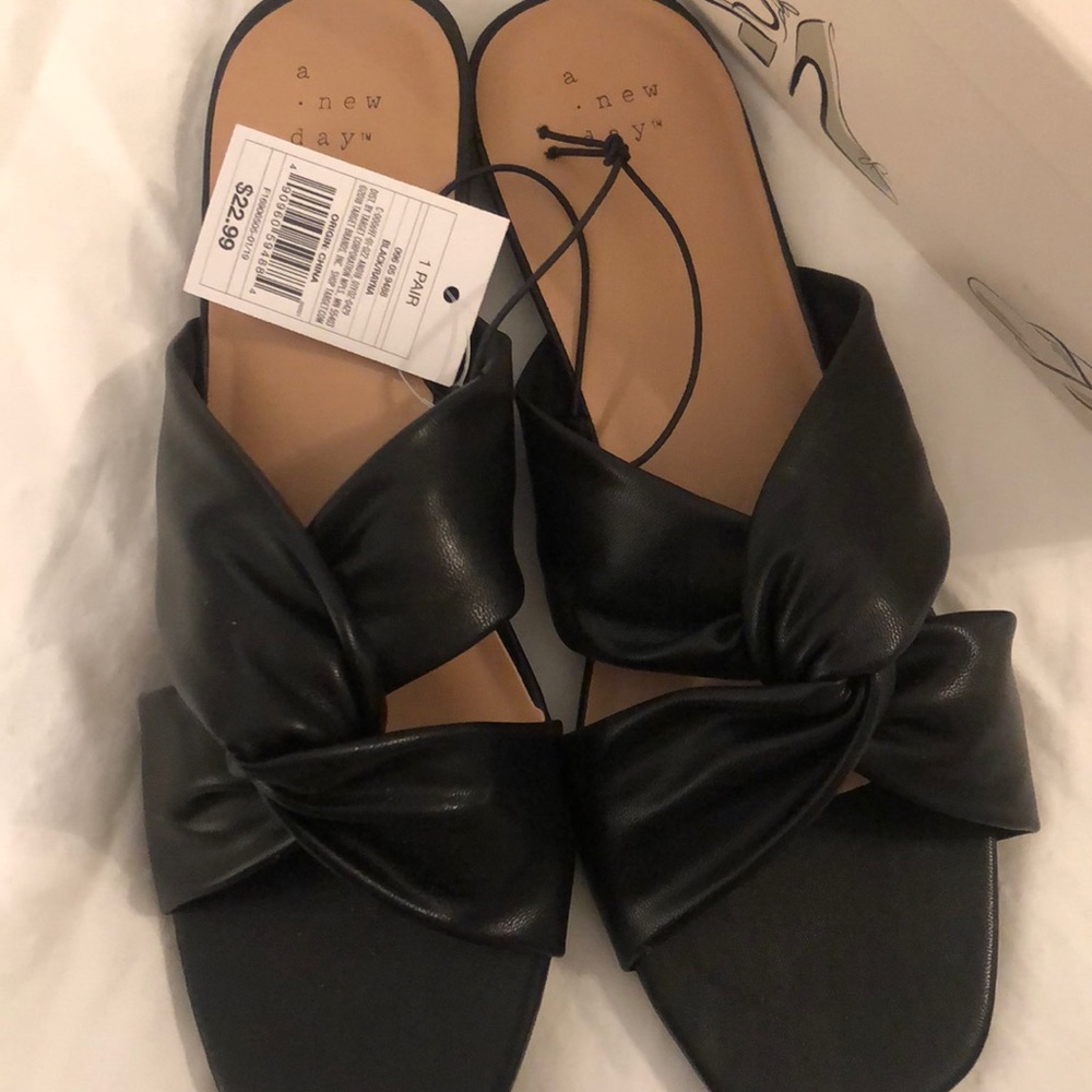 Sandals - Picture 2 of 3